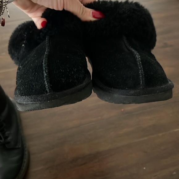 UGG Cozy Slippers - Size 3 - Black - Used condition - Picture 4 of 4